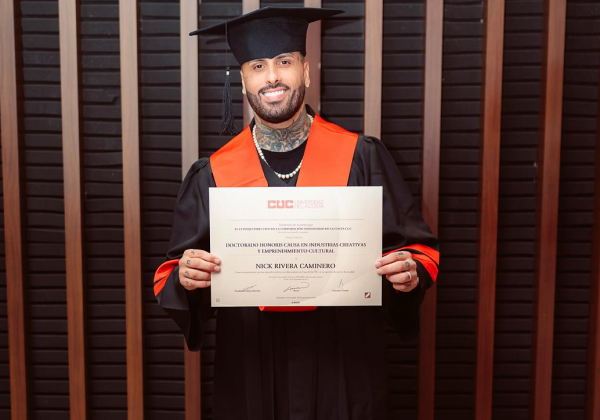 Nicky Jam recibe Doctorado Honoris Causa en Industrias Creativas y Emprendimiento Cultural