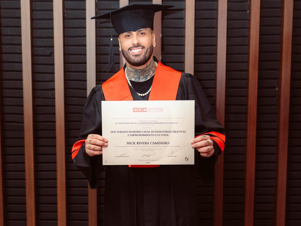 Nicky Jam recibe Doctorado Honoris Causa en Industrias Creativas y Emprendimiento Cultural