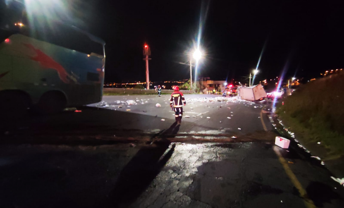 Choque en la Panamericana Sur causa víctimas mortales en madrugada del viernes
