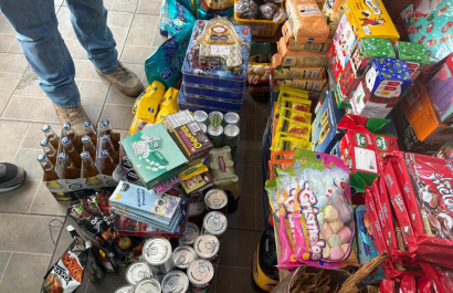 Autoridades retiran alimentos y cosméticos sin registro sanitario en controles en Quito