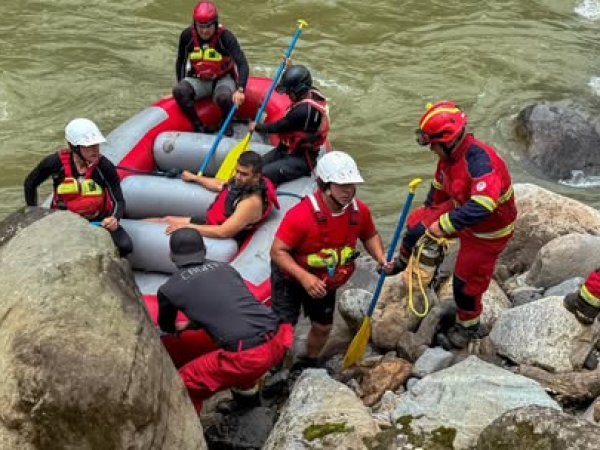 Encuentran cuerpo de agente del GEMA desaparecido durante prácticas en el río Quijos