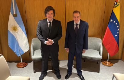 Reunión en Madrid entre Milei y González destaca amenazas a la democracia en la región