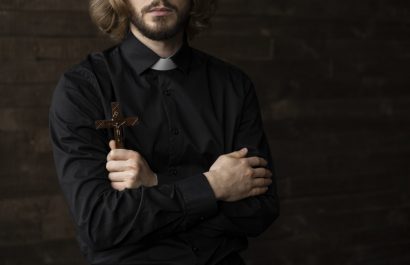 Sacerdote frustra intento de robo en iglesia de Filadelfia.