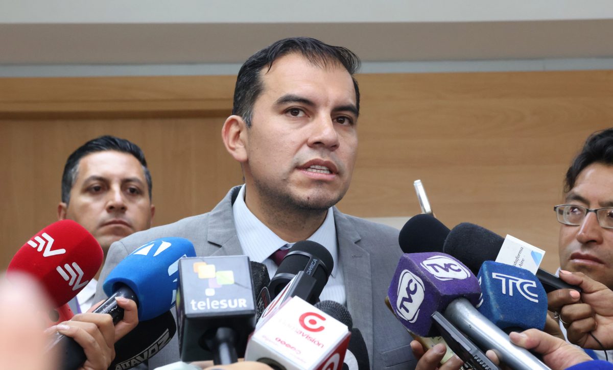 Salario básico unificado 2026: empleadores proponen USD 8 y trabajadores defienden un alza de USD 20.