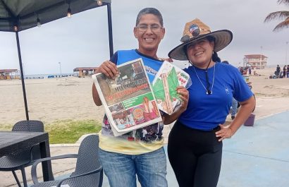 Un árbol navideño con identidad manabita llega a los hogares de Manta gracias a Somos Manabas.
