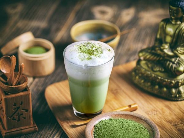 Descubre por qué el matcha es considerado un superalimento natural por expertos en salud