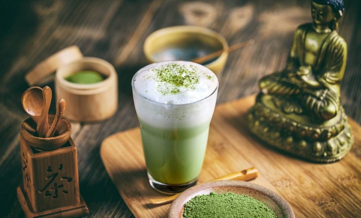 Descubre por qué el matcha es considerado un superalimento natural por expertos en salud