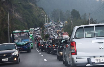 Tercera placa en Quito: cómo funciona el nuevo dispositivo vehicular aprobado.