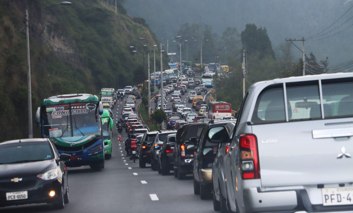 Tercera placa en Quito: cómo funciona el nuevo dispositivo vehicular aprobado.