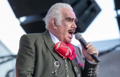 Vicente Fernández revive con álbum póstumo “Tributo al rey, con banda”.