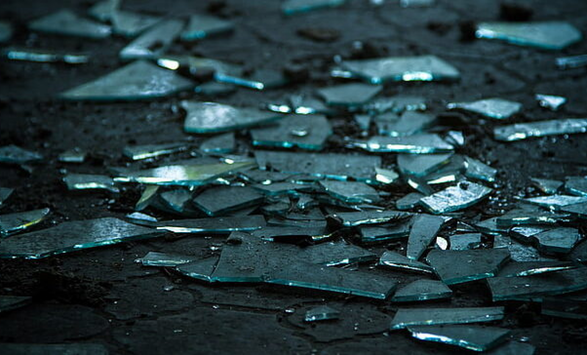 Le sirvió una bebida "especial": madre descubre vidrio molido y llama al ECU 911