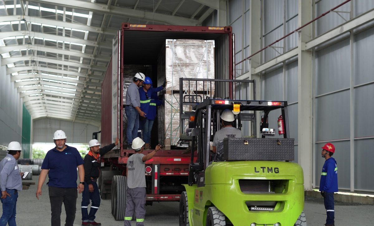 Novacero y Grupo RQ lideran la revolución solar en Ecuador con megaplanta solar en Guayaquil.