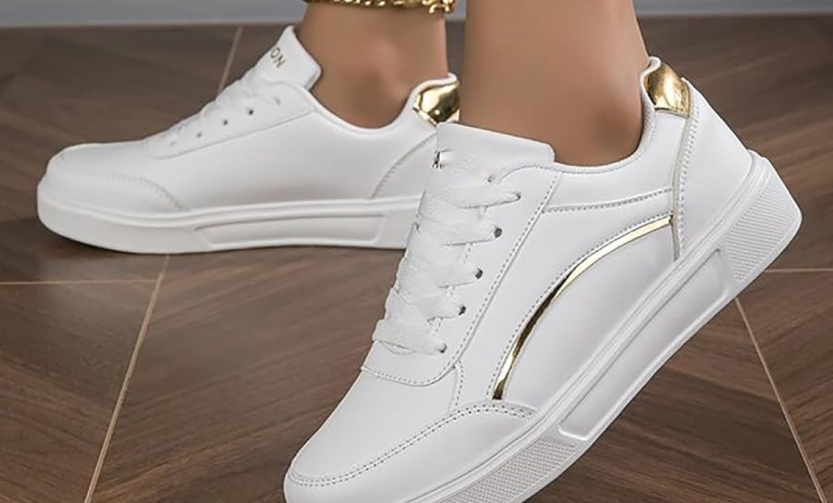 Este truco casero deja los zapatos deportivos blancos brillando otra vez