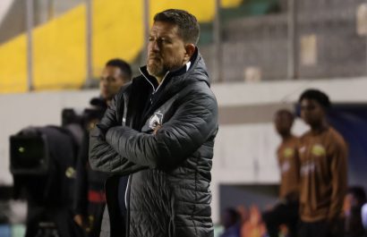 ¡Fin del ciclo! Patricio Urrutia renuncia al Delfín SC a dos días de la histórica humillante goleada 0-8 recibida ante Aucas