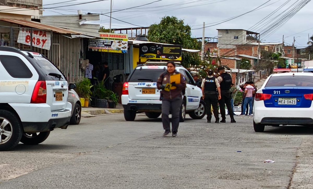 ¡No paran los sicariatos en Manta! Dos hombres fueron asesinados a tiros en el barrio Amazonas