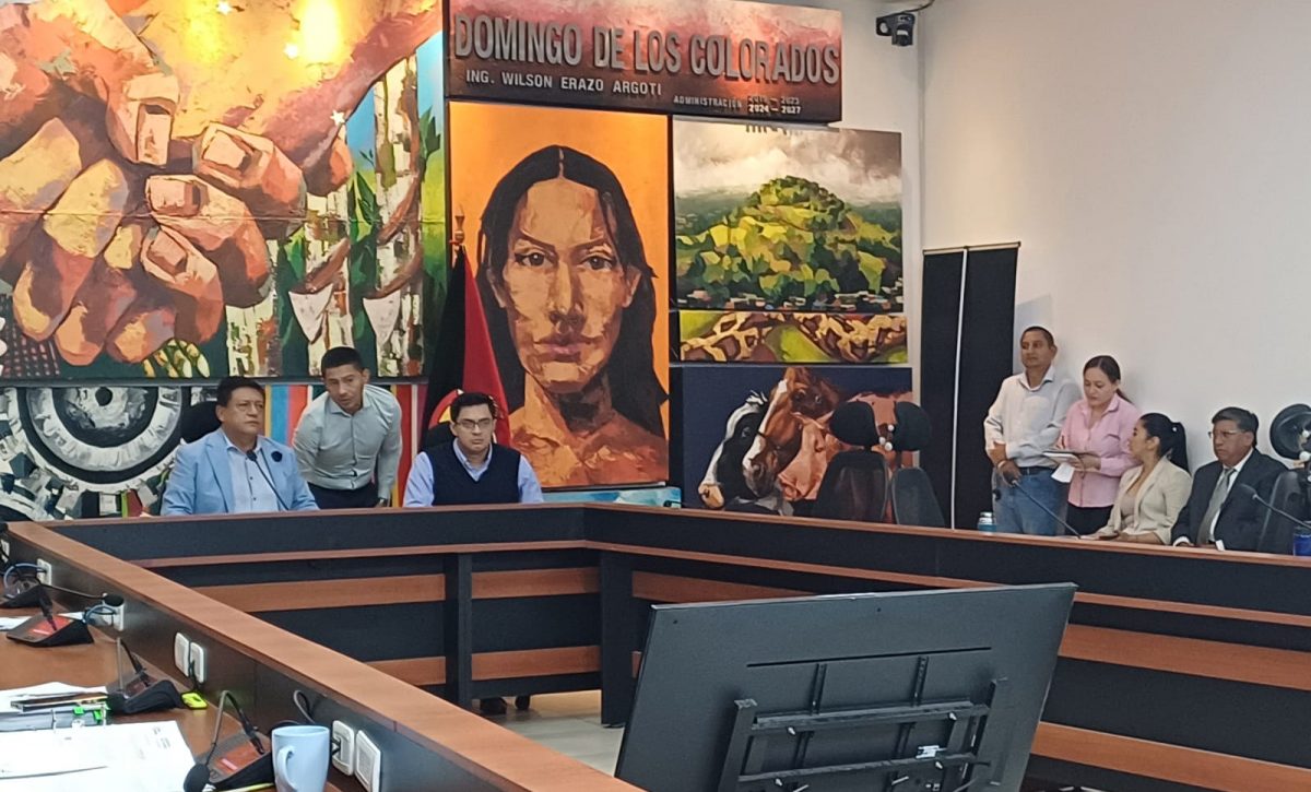 ¿Persecución o control laboral? La polémica que dividió al Concejo Municipal de Santo Domingo