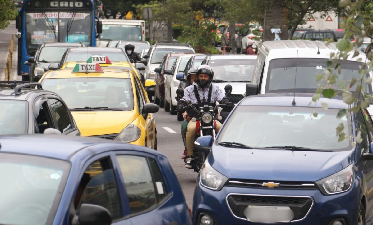 ¿Por qué los carros eléctricos están exentos de la medida de restricción de movilidad Pico y Placa en Quito (API)