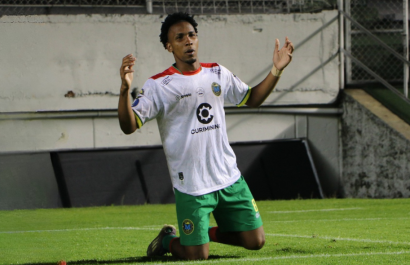 El futbolista esmeraldeño May Laury tiene 20 años de edad.