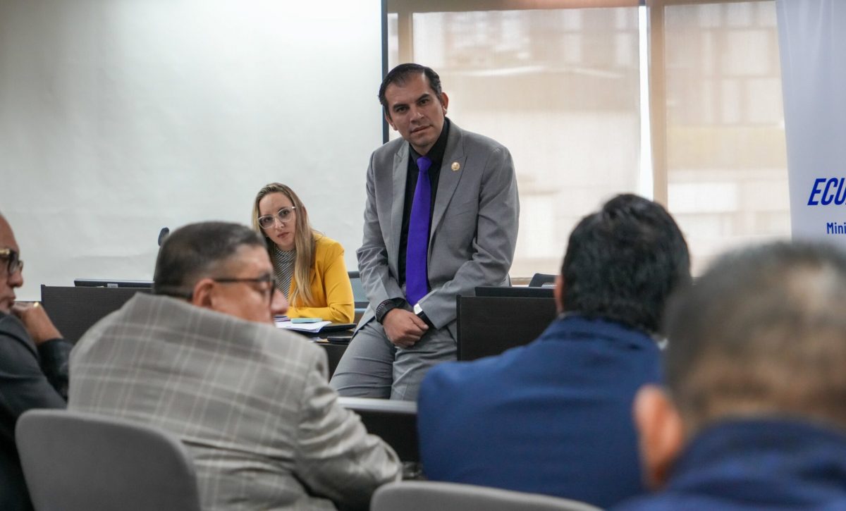 ¿Será prioridad para el Gobierno de Ecuador subir el sueldo a funcionarios públicos Esto aclaró el ministro de Trabajo.